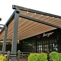 Pergola pliante moderne de luxe en alliage d'aluminium, imperméable, avec auvent rétractable et télécommande pour hôtel et restaurant
