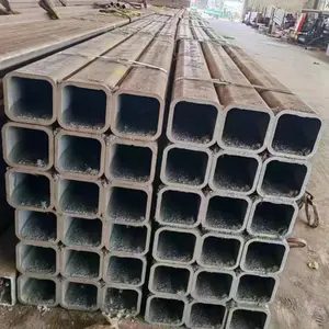 La fabbrica di tubi in acciaio vende tubi quadrati in acciaio al carbonio in magazzino, con una gamma completa e una consegna veloce.
