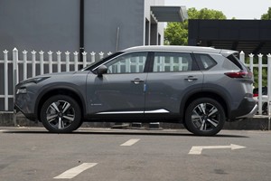 <span class=keywords><strong>Voiture</strong></span> d'<span class=keywords><strong>occasion</strong></span> <span class=keywords><strong>Nissan</strong></span> X-Trail E-POWER <span class=keywords><strong>Hybride</strong></span> 5 modes de conduite Sièges chauffants Charge sans fil Hayon mains libres Cabine silencieuse SUV familial - Product Image 4