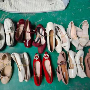 Zapatos Usados de Mujer en Pacas: Zapatillas, Tacones, Sandalias y Zapatos Planos de <span class=keywords><strong>Segunda</strong></span> <span class=keywords><strong>Mano</strong></span> de Buena Calidad para Tiendas de <span class=keywords><strong>Segunda</strong></span> <span class=keywords><strong>Mano</strong></span> - Product Image 2