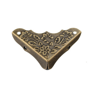 Qinggu <b>Corner</b> <b>Protector</b> 37mm Carbon Steel Floral Pattern Wooden Box Durable - Product Image 1