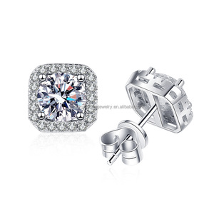 Boucles d'oreilles clous en argent plaqué S925 avec moissanite de laboratoire, serti circulaire, unisexe, luxe moderne, forme carrée, GRA Fashion - Product Image 4