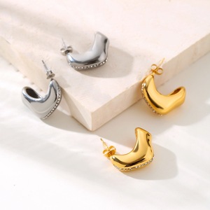 Pendientes de luna creciente con incrustaciones de cristal chapados en oro, joyería de moda para mujer para fiestas - Product Image 2