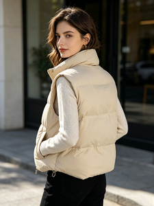 Nouvel Arrivage <span class=keywords><strong>Gilet</strong></span> matelassé en polyester beige pour <span class=keywords><strong>femme</strong></span>, rembourré à la main en coton, polyvalent pour superposition, disponible en grandes quantités - Product Image 4