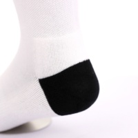 Chaussettes vierges faites sur commande de sublimation de polyester de quantité minimale de commande bas d'impression numérique pour vous propres chaussettes