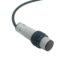 Capteur de proximité à réflexion diffuse DGKJ M18, trois fils NPN/PNP, normalement ouvert et normalement fermé - Product Image 1