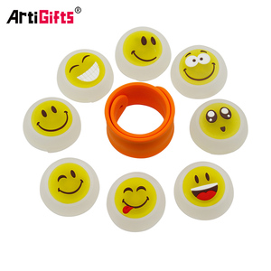 Pulsera de silicona de encargo barato emoji silicona bofetada Led pulsera - Product Image 6