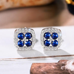 Eleganti Orecchini a Perno in Argento 925 Placcato Oro Bianco con Gemma Blu e Design a Fiore per Donne, Classici per l'Uso Quotidiano - Product Image 5