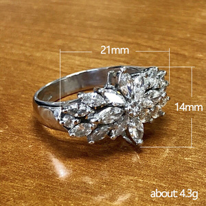 Anello con Design Floreale per Donne, Stile Elegante, Accessorio da Dito per Uso Quotidiano - Product Image 5