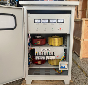 Regulador de Voltaje Trifásico de CA de 1.5KVA, Entrada 380V, Transformador Variable - Product Image 3