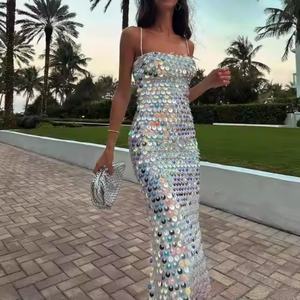 Robe élégante de haute qualité pour femmes, sexy, à taille fine, avec paillettes brillantes et bretelles spaghetti, vente en gros - Product Image 5