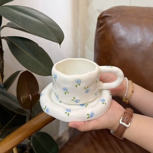 Tasse à café et soucoupe en céramique à texture pincée à la main de style nordique au design <span class=keywords><strong>original</strong></span> - Product Image 1