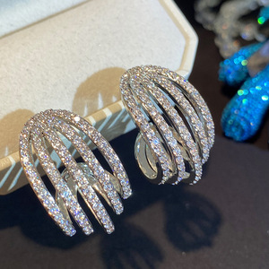 Orecchini a Perno con Zirconi Geometrici, Delicati e Incastonati, per Matrimoni e Banchetti, Gioielli da Donna - Product Image 2