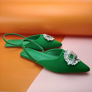 Sandales à creux à fond plat pour femmes, escarpins européens et américains, couleur bonbon, deux vêtements, boucle perceuse à tournesol, nouvelle collection - Product Image 3