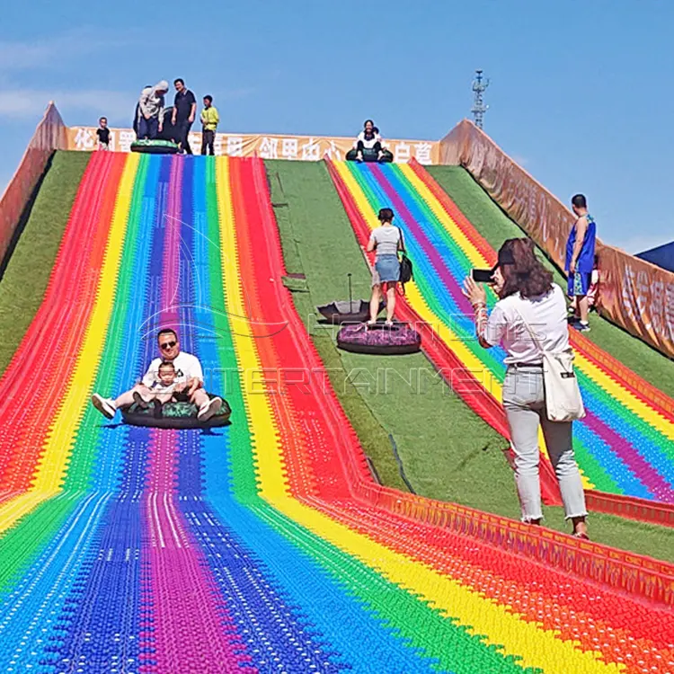 Regenboog Skateboard Glijbaan Voor Buitenspelen Voor Openbare Parken Avonturenparken Stadsparken Resort Hotels Gemaakt Glasvezel Staal