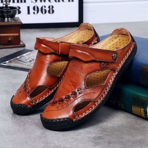 Nouvelles sandales décontractées pour hommes 2026, en cuir gaufré rétro, à découpe ajourée, idéales pour les activités estivales quotidiennes en extérieur - Product Image 4