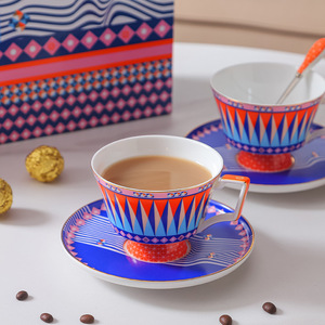 Ensemble de tasses à café en <span class=keywords><strong>porcelaine</strong></span> de luxe léger avec boîte cadeau, motif géométrique, soucoupe durable pour le thé de l'après-midi, tasses assorties pour les couples - Product Image 1
