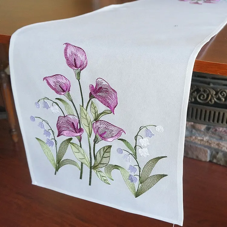 Tasarım beyaz polyester yıkanabilir zarif çiçek masa örtüleri