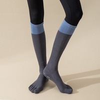 Chaussettes de yoga à 5 doigts antidérapantes en silicone, couleurs assorties, pour Pilates, vente en gros