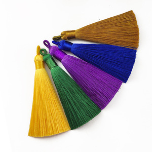 Handgemaakte 8Cm Zijdeachtige Polyester Kwast Met Lus Voor Sieraden Sleutelhanger Voor Het Maken Van Kwastjes Bedels - Product Image 1
