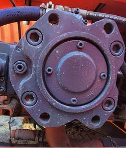 เครื่องยนต์มือสองคุณภาพสูง Doosan DH300LC-7 นำเข้าจากเกาหลีแท้ พร้อมมอเตอร์ ปั๊ม เกียร์บ็อกซ์ รุ่นปี 2022 ขนาด 30 ตัน พร้อมบุ้งกี๋ขุด - Product Image 5