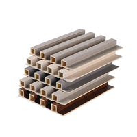 Panneau mural en bois composite WPC imperméable pour la décoration intérieure, panneaux de grande muraille cannelés pour l'application dans le salon