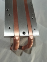 Radiateur à plaques refroidies à l'eau en aluminium avec tubes en cuivre, conçu sur mesure