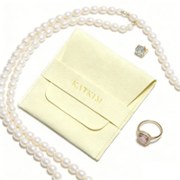 Pochette à bijoux en microfibre suédée beige avec rabat à logo personnalisé en relief, nouveau style, avec rayures