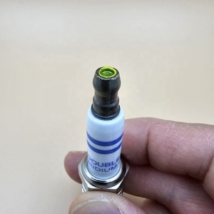 Bougie d'allumage double iridium de qualité supérieure YR6SII3320 0242140552-KUL 0242140552 Bougie d'allumage automobile pour voitures - Product Image 2