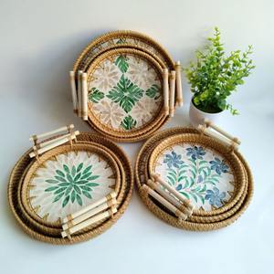 Bandeja de ratán vietnamita hecha a mano con conchas de colores, bandeja portátil tejida con asas para aperitivos, frutas, pan y té - Product Image 1