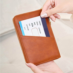 กระเป๋าใส่บัตรเครดิตแบบซิปหนัง PU พร้อมสายคล้องคอ พกพาสะดวก ใช้เป็นซองใส่หนังสือ ใส่พาสปอร์ต ป้องกันการโจรกรรมข้อมูล RFID - Product Image 5