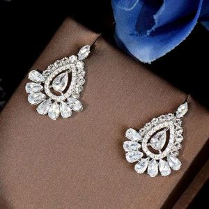 HIBRIDE à la mode blanc cubique zircone goutte d'eau boucles d'oreilles pour les femmes cadeaux de fête Chic Style coréen mode bijoux E-684 - Product Image 3