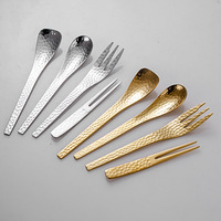 Cuillère à dessert créative multi-usage en acier inoxydable 304 doré, motif martelé, finition miroir, style rétro de luxe léger