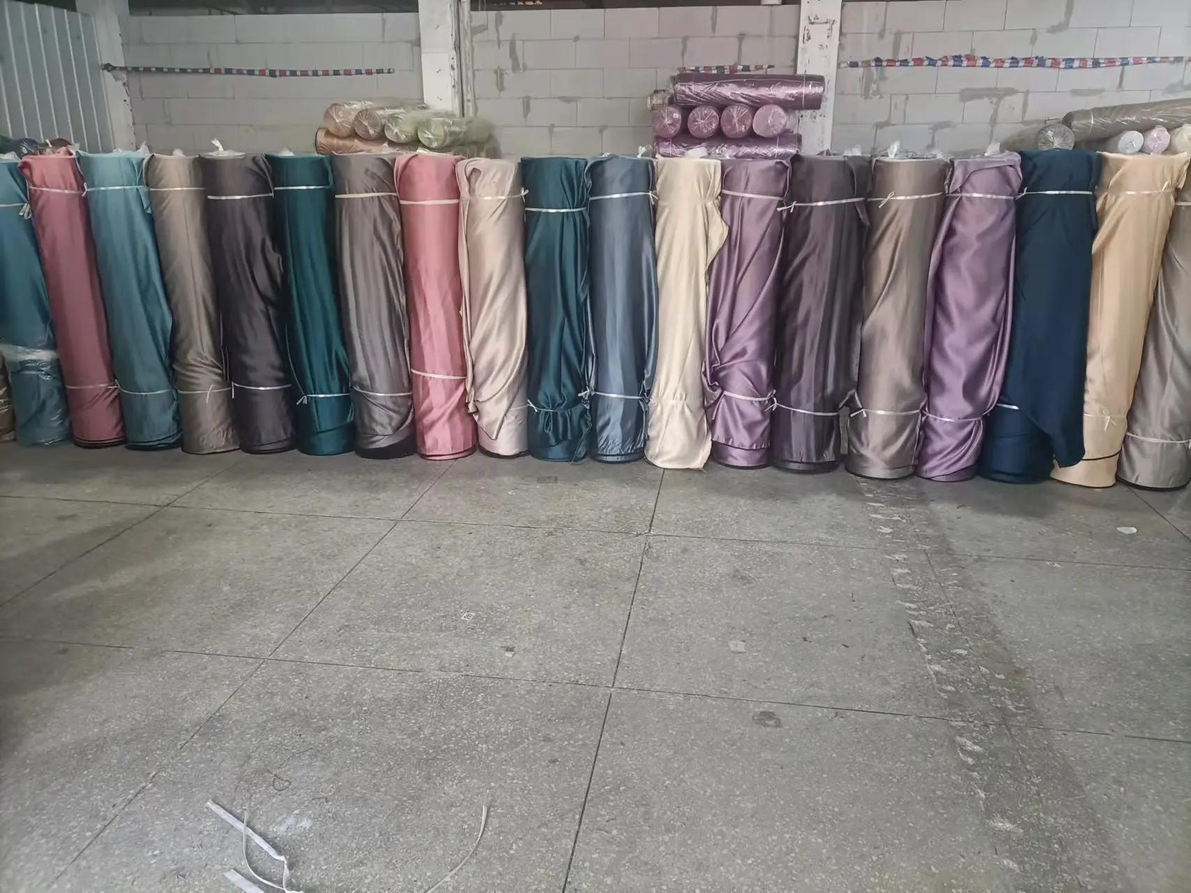 Großhandel auf Lager Günstige profession elle hochwertige Blackout Vorhang Stoff Made in China