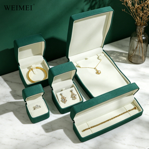 WEIMEI - Caja de Embalaje de Joyería con Logotipo Personalizado al por Mayor, de Cuero PU Verde Esmeralda de Lujo, con Esquinas Redondeadas, para Collares y Anillos - Product Image 1