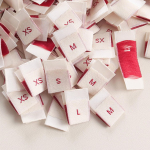 ป้ายเสื้อผ้าทอแบบม้วนตัดด้วยเลเซอร์ ความหนาแน่นสูง เป็นมิตรกับสิ่งแวดล้อม ป้ายทอแบรนด์ส่วนตัวสำหรับเสื้อผ้าและเครื่องประดับแบบกำหนดเอง - Product Image 3