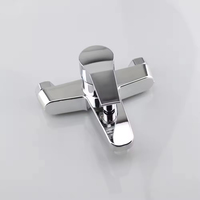 Robinet de douche mural moderne en acier inoxydable chromé OEM avec mitigeur eau chaude/froide à poignée unique et cartouche céramique