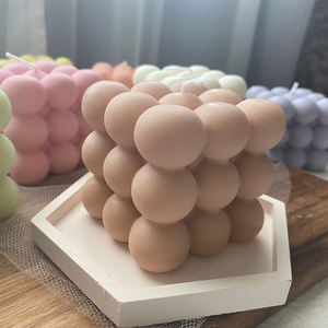 <span class=keywords><strong>Velas</strong></span> Aromáticas Cuadradas con Aroma a Cubo de Rubik al por Mayor, Vela Aromática en Forma de Corazón con Burbujas, Sin Humo, en Colores Estéticos para Decoración de Habitaciones - Product Image 6