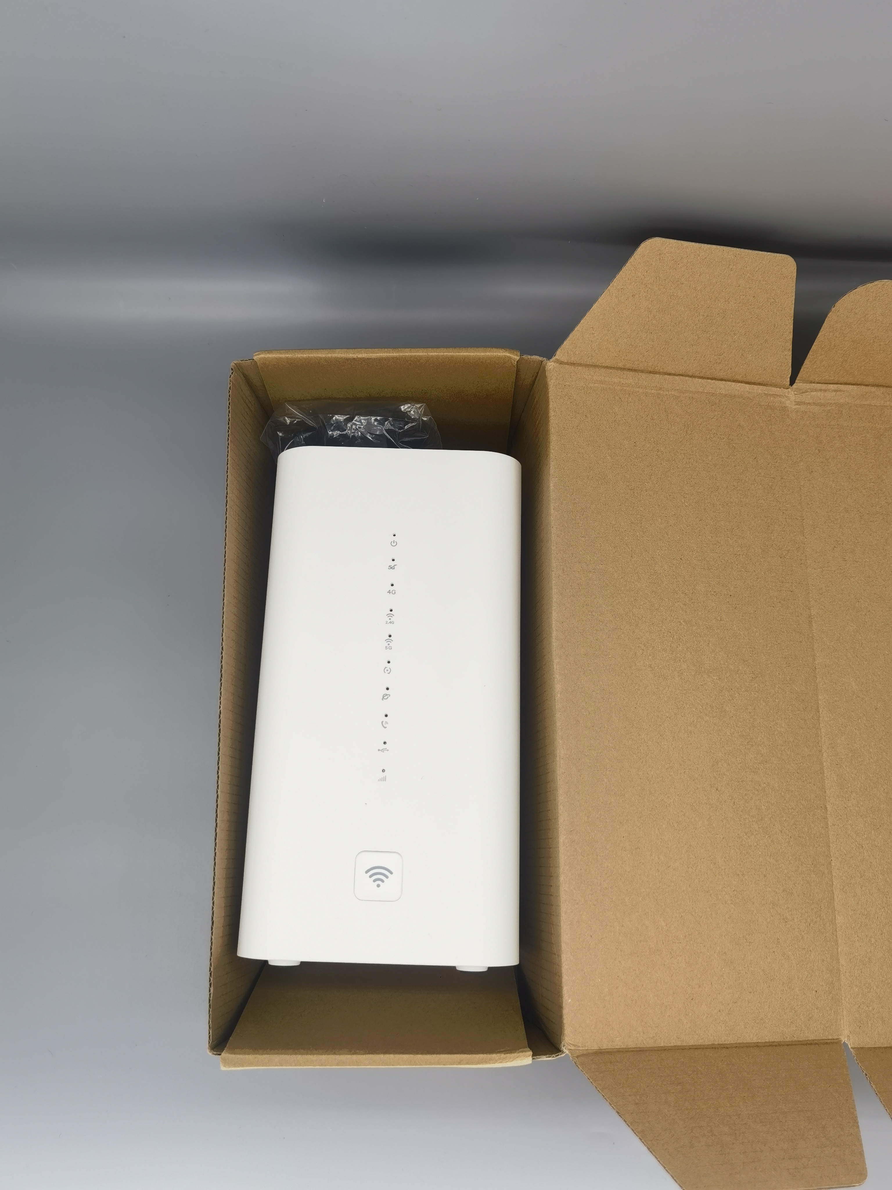 ZXG530-B1 ax3000 Simカードスロットワイヤレス5gCpe Wifi 6ルーターを