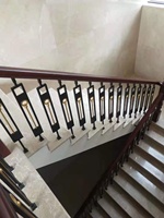 Colonne d'escalier de style luxueux, balustre en aluminium, main courante d'escalier, design de main courante d'escalier