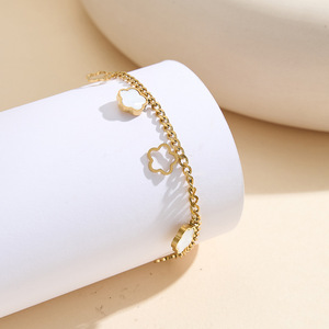 Élégante Chaîne de Cheville à Breloque Fleur en Acier Inoxydable Plaqué Or 18K avec Incrustation de Coquillage Blanc, Chaîne Curb Fleurie, Bijou d'Été pour la Plage - Product Image 5