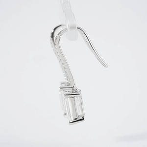 ต่างหูห่วงเงินแท้ S925 ประดับมอสซาไนต์ทรงเหลี่ยมขนาด 6*8 มม. เกรด D VVS1 พร้อมส่ง - Product Image 3