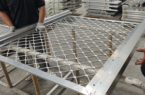 Fabrika özelleştirilmiş Helipad elektrikli güvenlik ağı alüminyum tel örgü rulman 400KG yük ve korozyona dayanıklı alüminyum işleme - Product Image 4