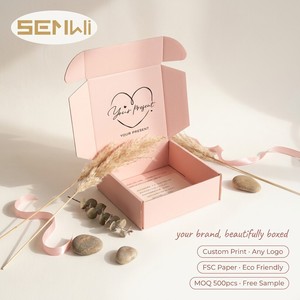 Boîte d'expédition en carton ondulé rose personnalisée avec impression couleur du logo, intérieur et extérieur, fermeture auto-adhésive, bande de déchirement, emballage plat, écologique et recyclable - Product Image 1