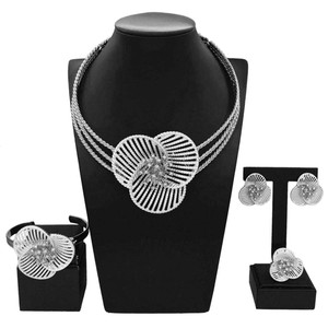 Yulaili - Juego <span class=keywords><strong>de</strong></span> Joyas para Mujer con Diseño <span class=keywords><strong>de</strong></span> Beso y Abrazo, Estilo Dubái, con Pedrería, Chapado en Oro, para Bodas y Fiestas - Product Image 4