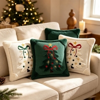 Housse de coussin personnalisée pour Noël, broderie nœud, beige et vert, avec pompons, pour décoration, vente en gros