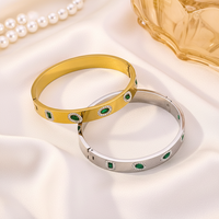 Bracelet manchette en acier inoxydable 316L avec émeraude CZ, anti-ternissement, fermoir à gemme verte, vente en gros, hypoallergénique, bijoux tendance