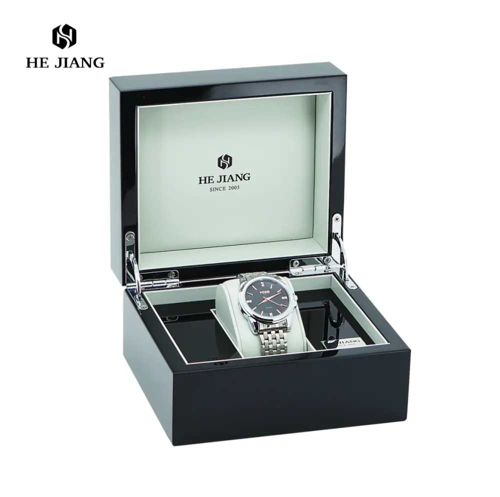 OEM Lacquered Watch Box Packaging Luxury Watch Case Box Custom Logo Black Wooden Watch Box