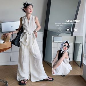 Set di Abbigliamento Estivo per Bambine in Stile Coreano 2025 Nuovo Completo Traspirante in Misto Cotone con Canotta Senza Maniche e <span class=keywords><strong>Pantaloni</strong></span> <span class=keywords><strong>Bianchi</strong></span> per 7 Anni - Product Image 1