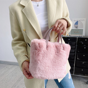Nuevo bolso de diseñador de invierno Práctico bolso de cubo de gran capacidad Bolso de moda Bolsa de felpa de piel de conejo de imitación - Product Image 4